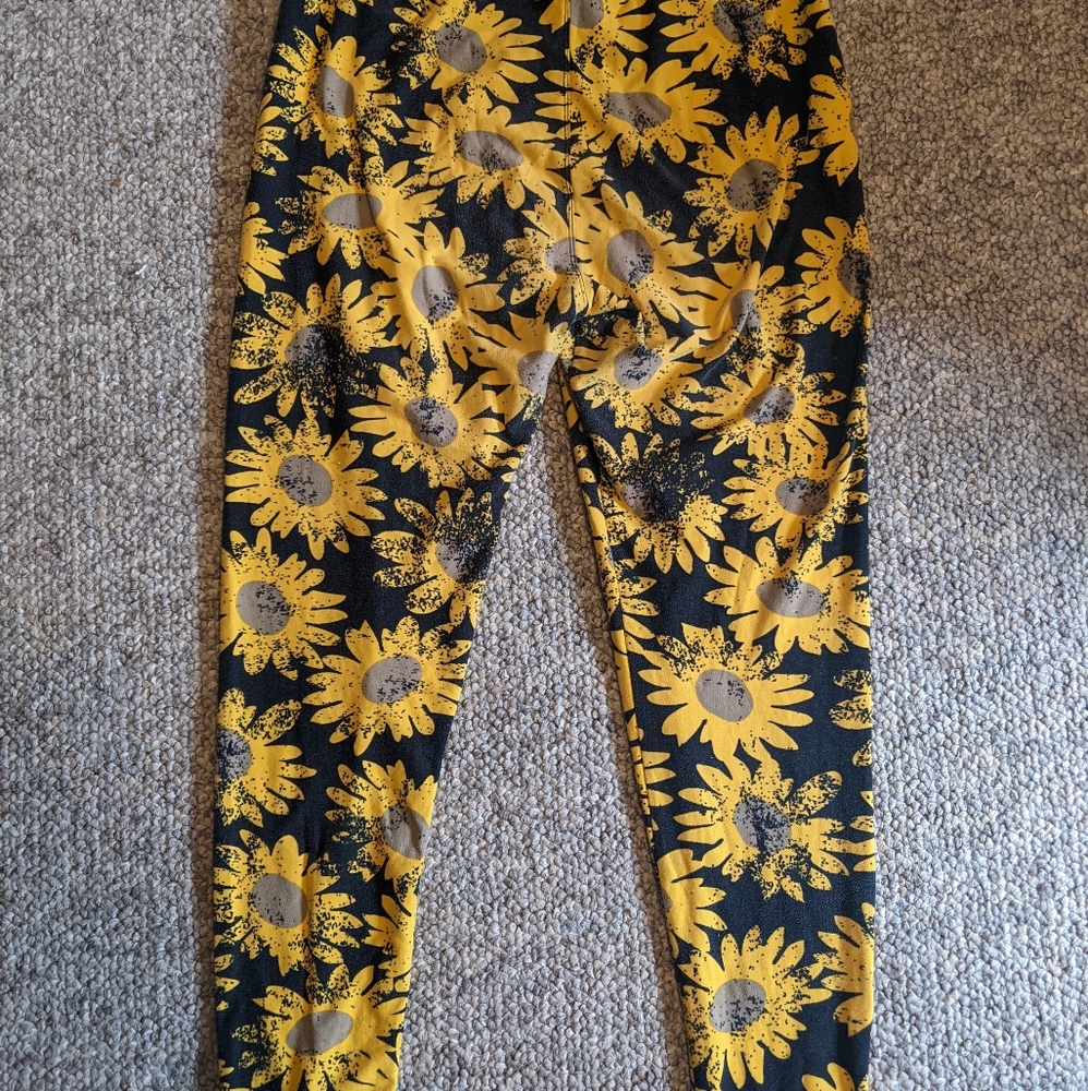 Lularoe Tall & Curvy Sunflower leggings